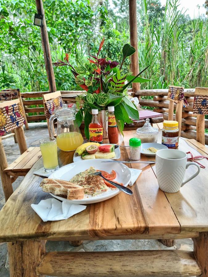 Chimpanzee Capital Safari Lodge Bigodi Zewnętrze zdjęcie