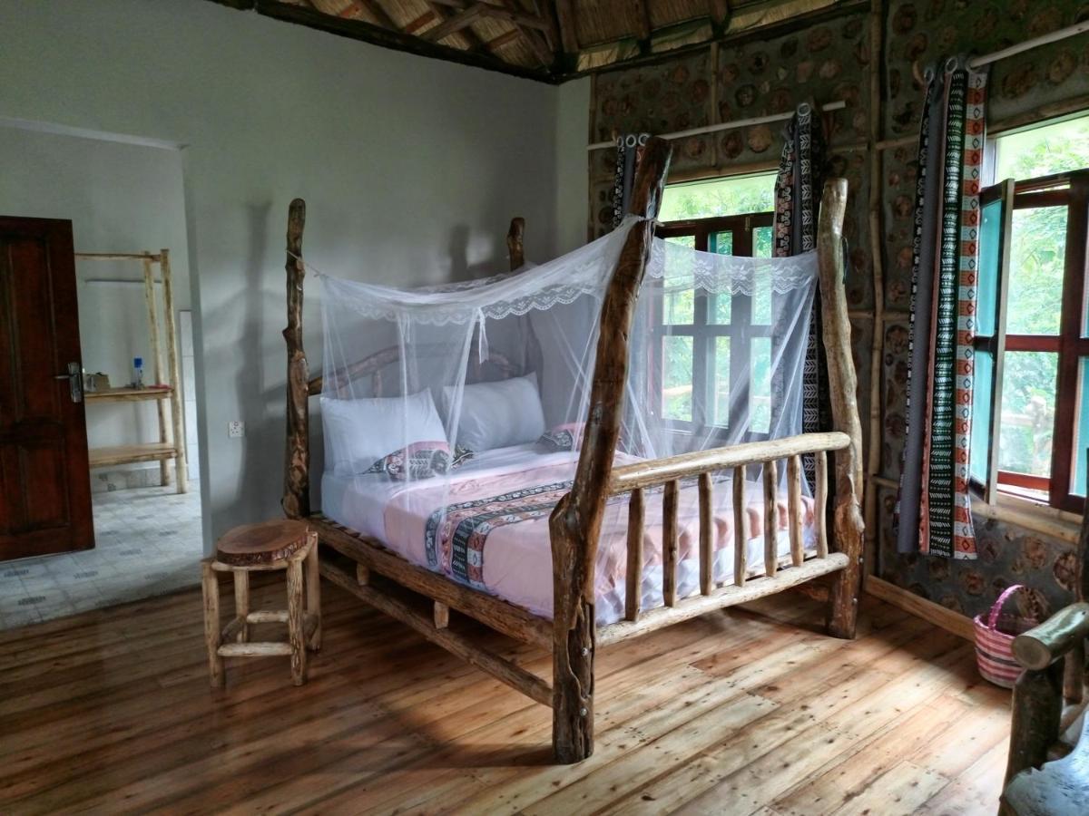 Chimpanzee Capital Safari Lodge Bigodi Zewnętrze zdjęcie